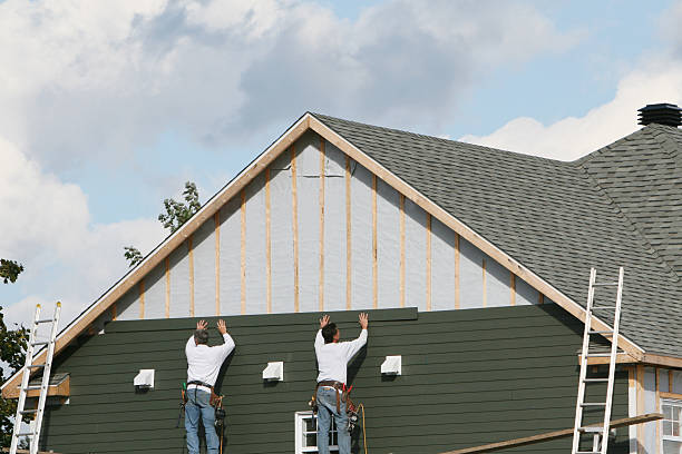Professional Emergency Siding Repair technician working in Mercersburg, PA